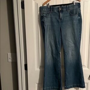 Torrid Bombshell Flare Jeans Size 18